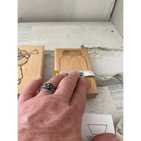 Stamps and ink pads large lot - Picture 10 of 16